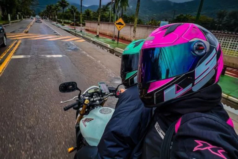 viagens de moto casal